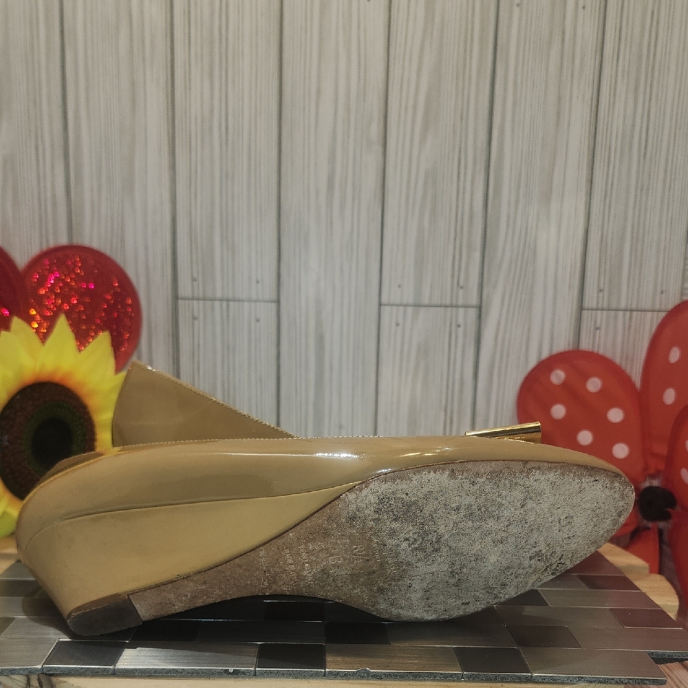 Kate Spade Glossy Beige Flats with Bow - Picture 6 of 10